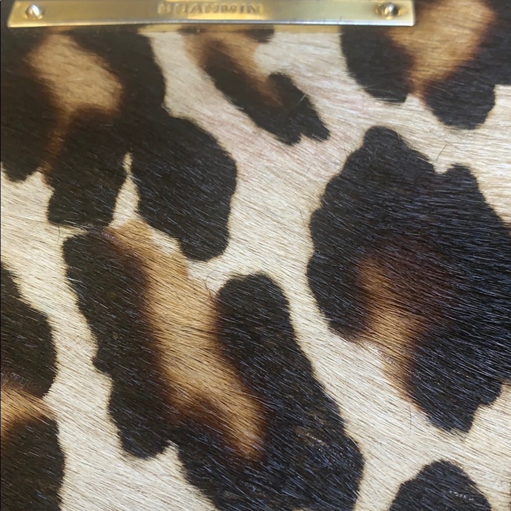 Meet your Posher, April